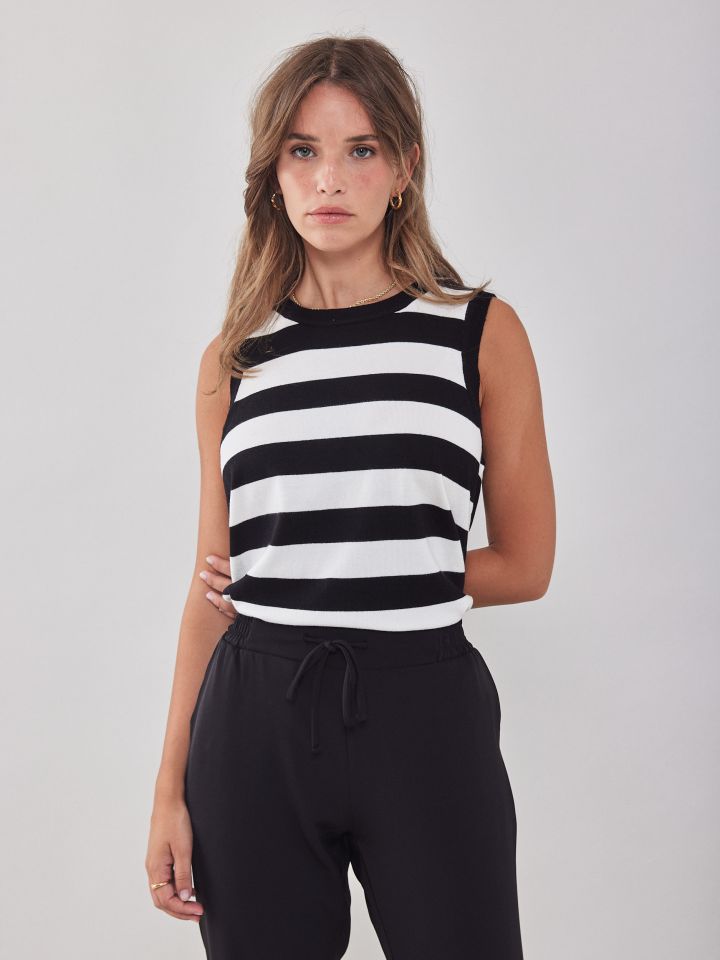 גופיית סריג פסים