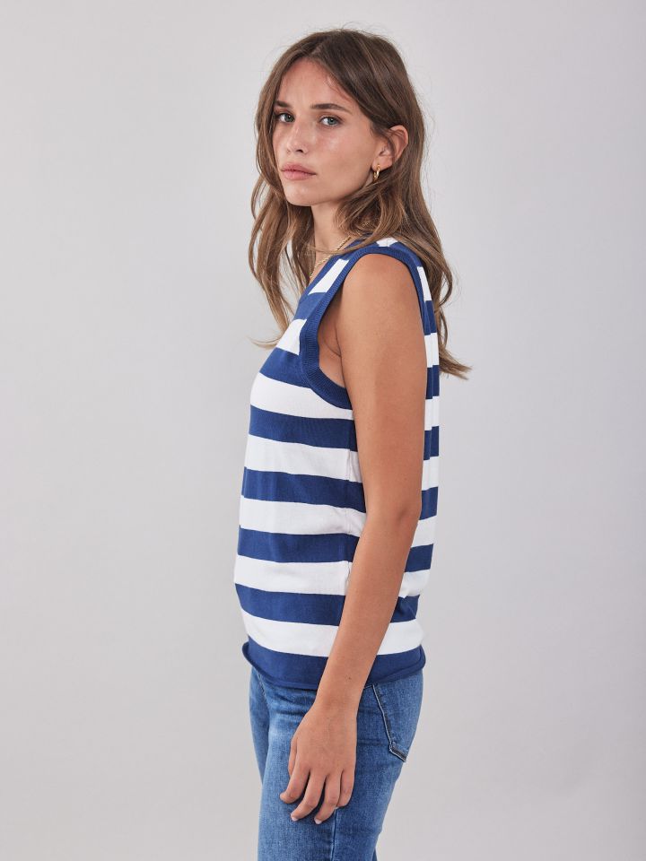 גופיית סריג פסים