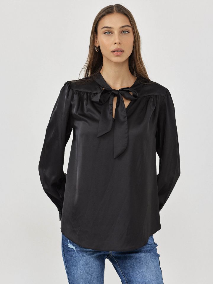 חולצה קשירה