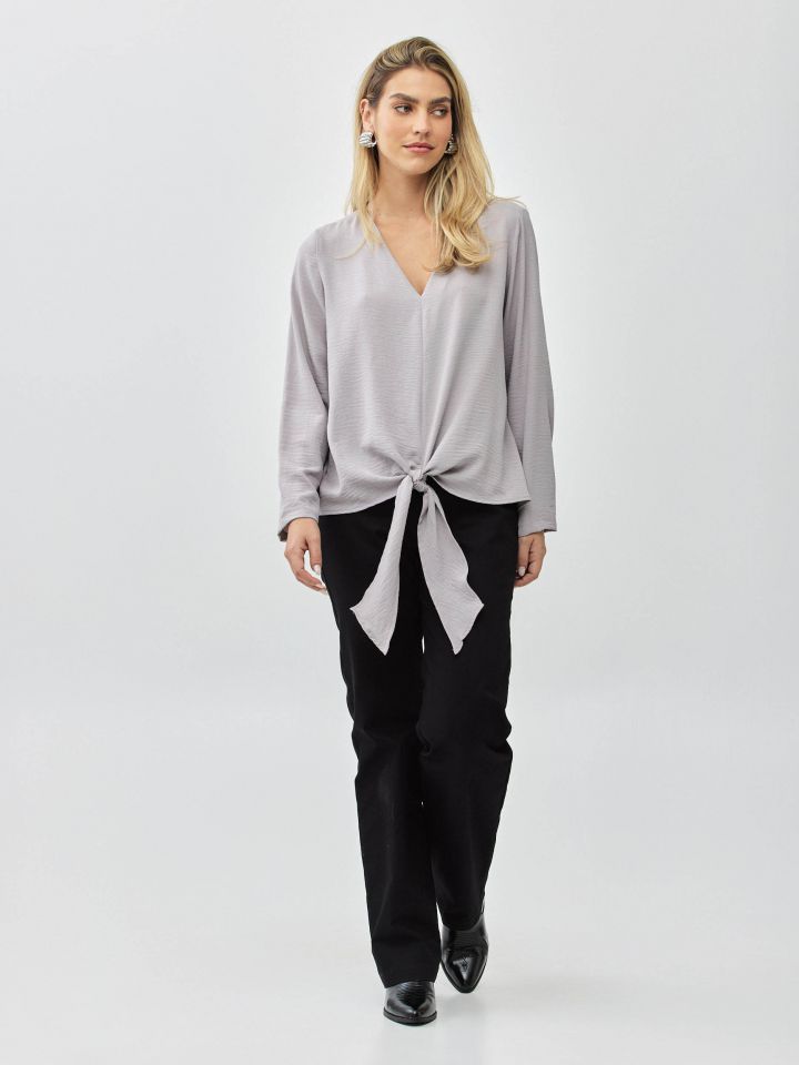 חולצה וי קשירה