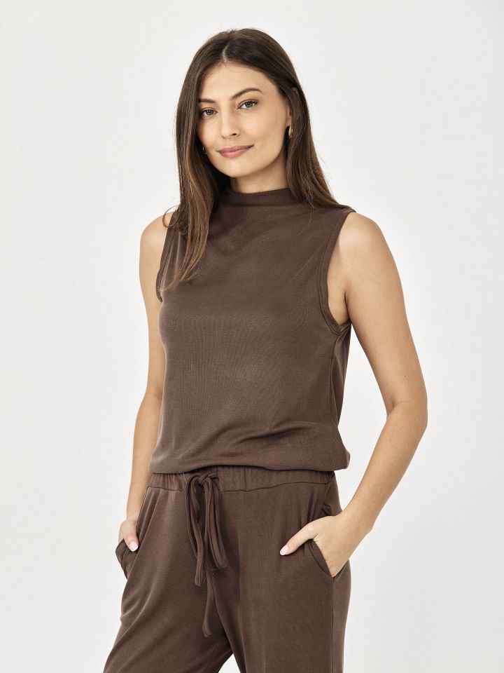 חולצה מודל חצי גולף