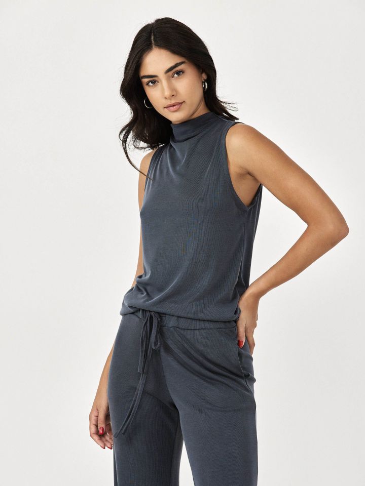 חולצה מודל חצי גולף