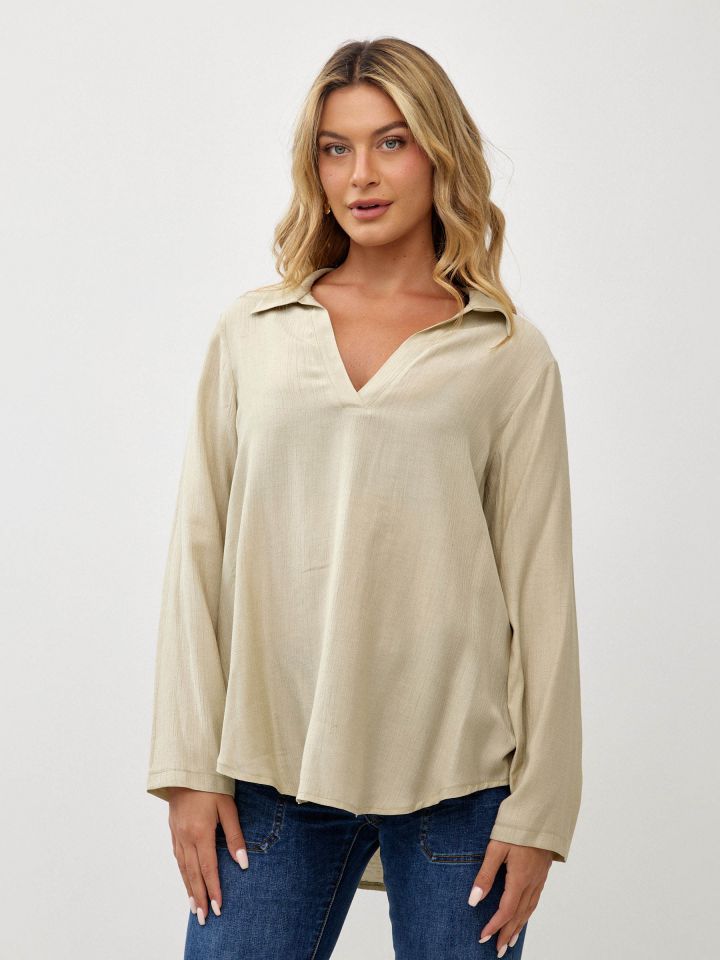 חולצה אריג צווארון וי