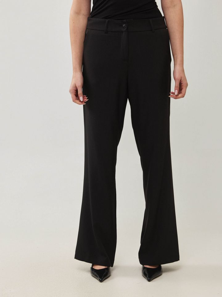 מכנסיים כיסים