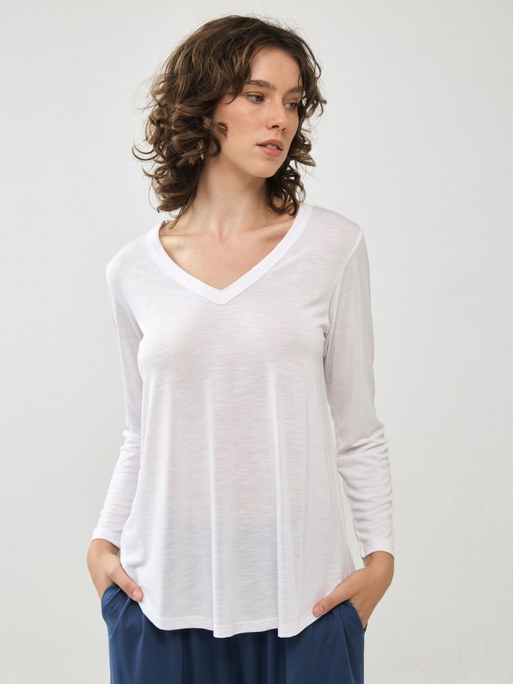 חולצה וי פלאם