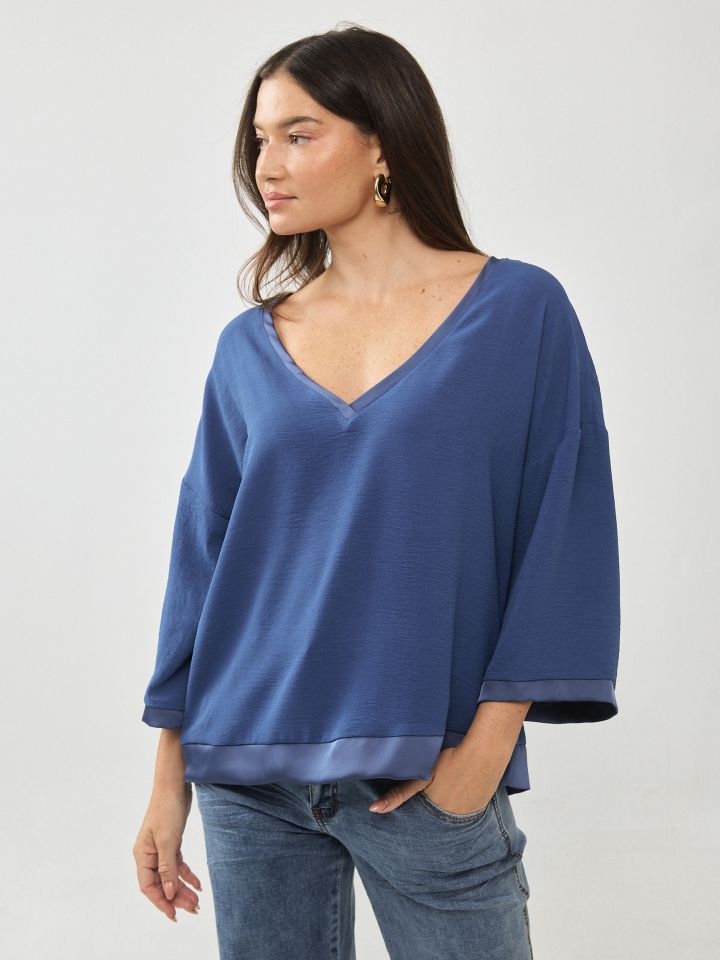 חולצה וי שילוב סאטן