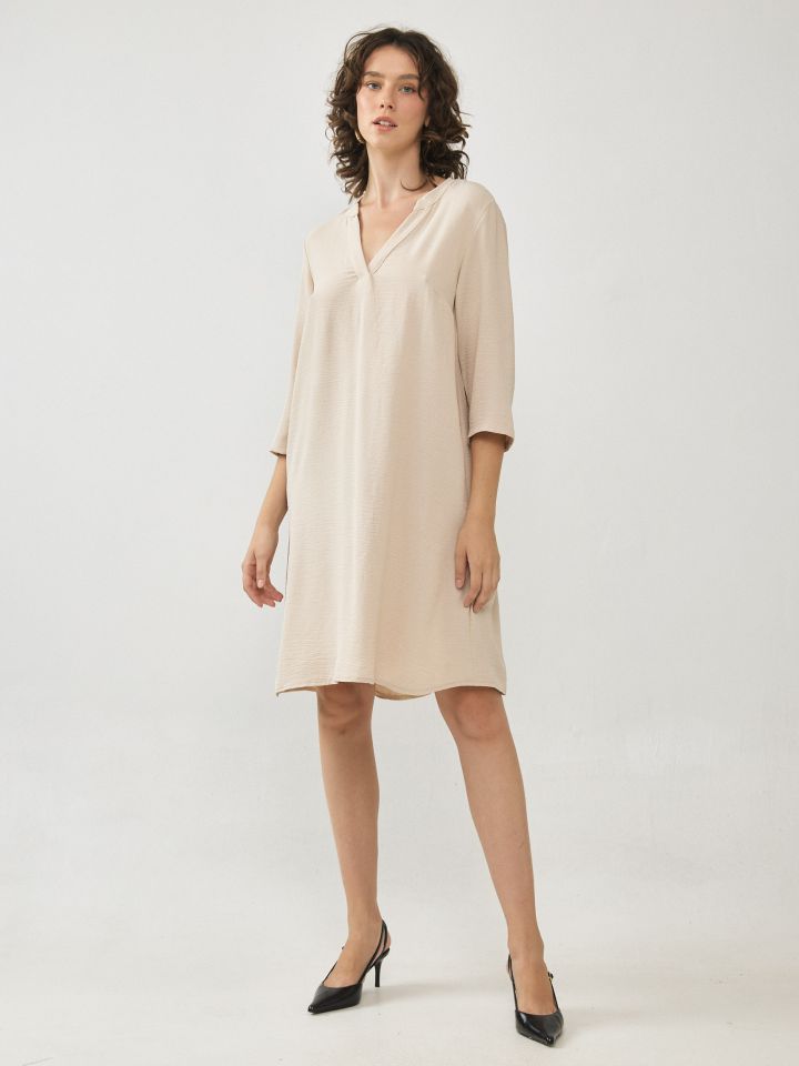 שמלה וי וולנים