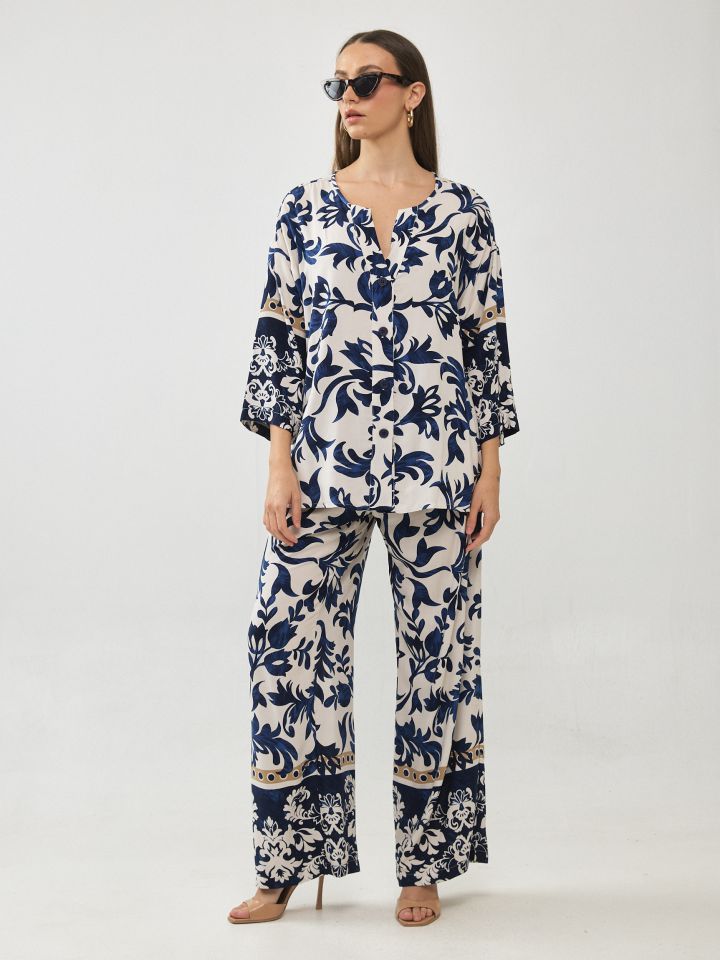 חולצה וי כפתורים