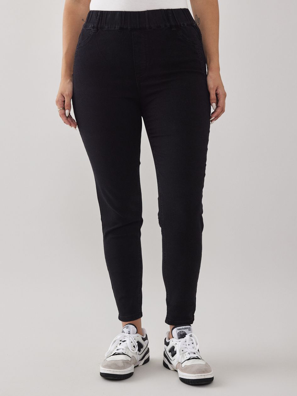 טייטס ג`ינס