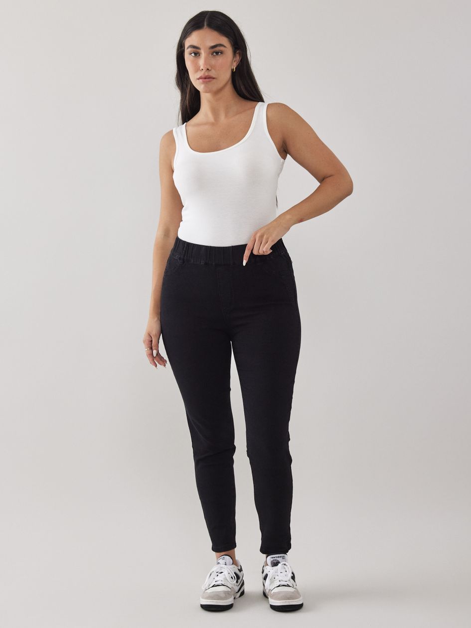 טייטס ג`ינס