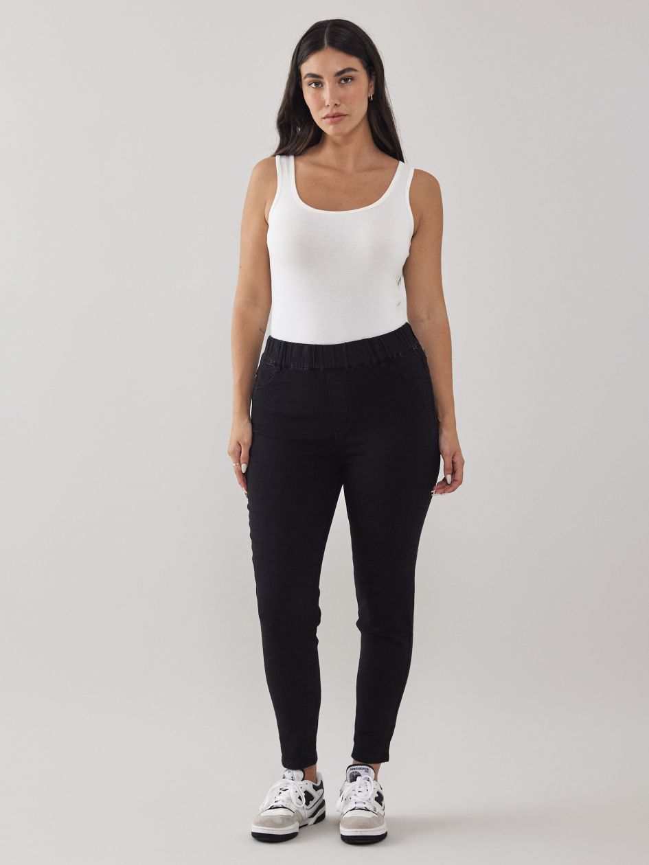 טייטס ג`ינס