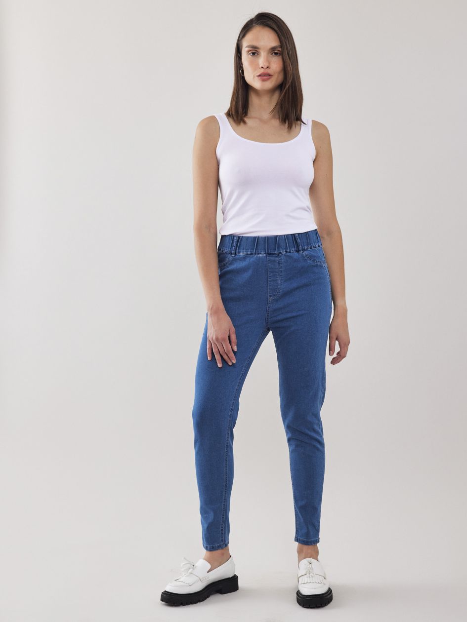 טייטס ג`ינס