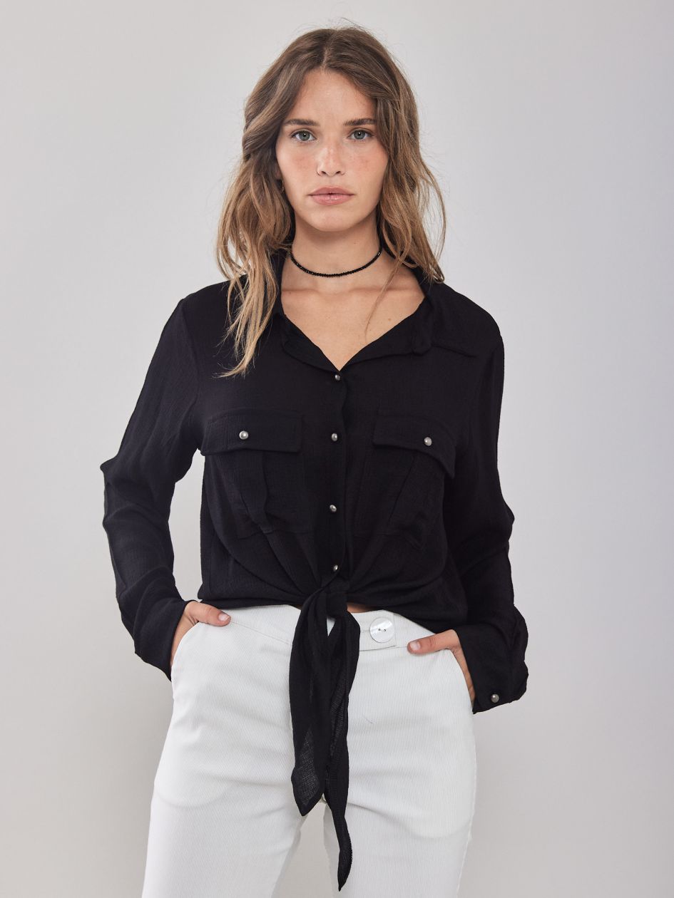 חולצה כיסים וקשירה