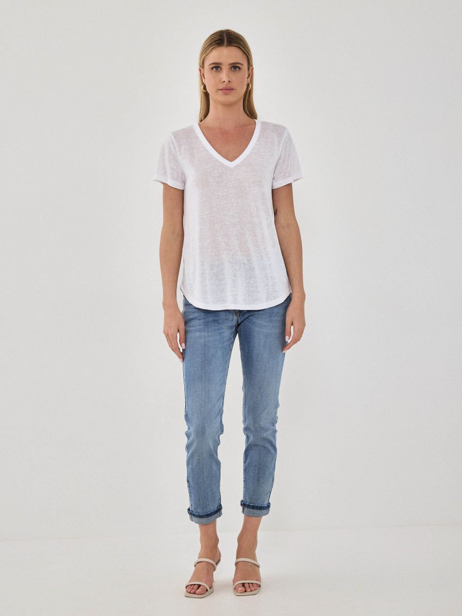 חולצה וי שרוול קצר