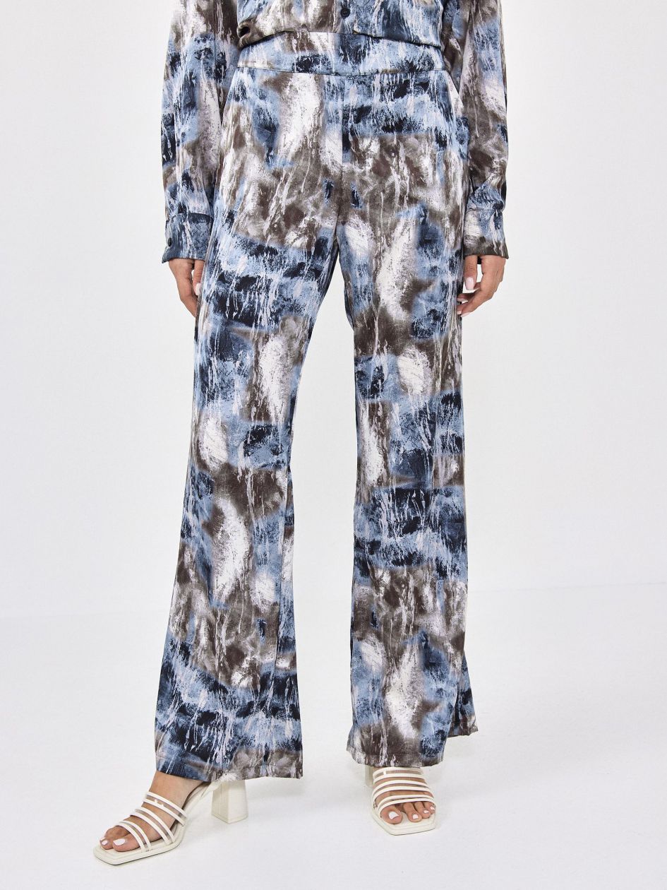 מכנסיים סאטן מודפס