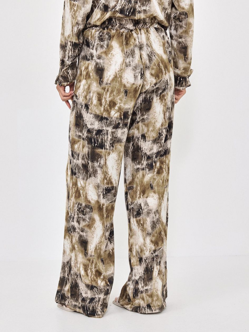 מכנסיים סאטן מודפס