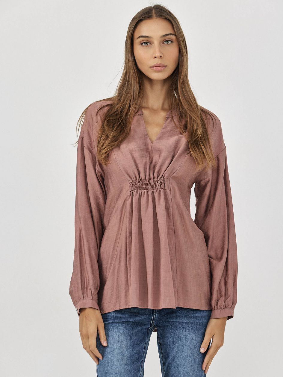 חולצה אריג וי