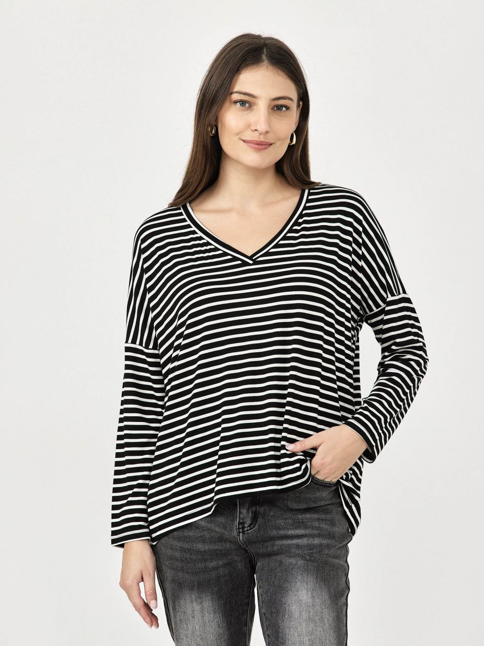 חולצה וי פסים