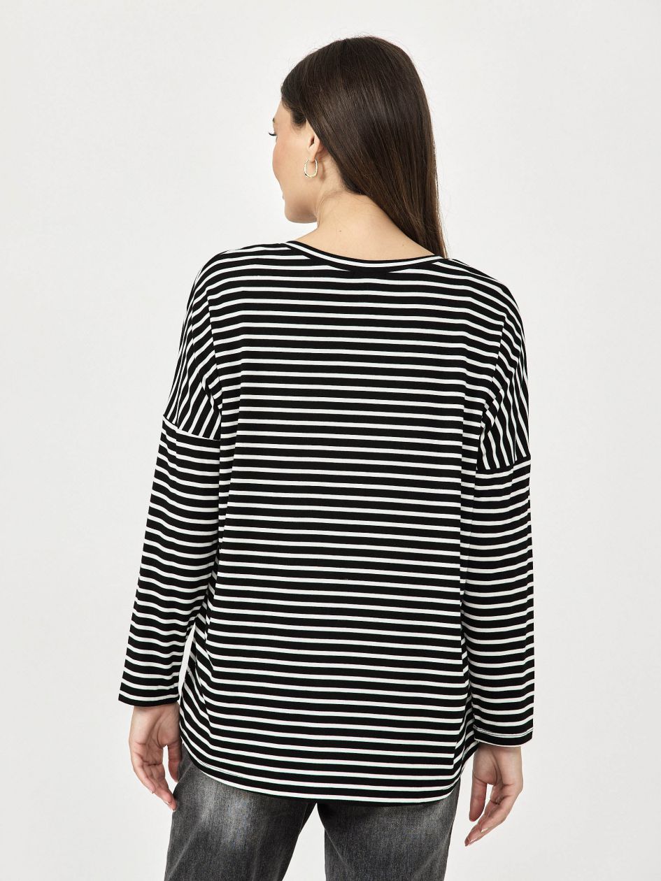 חולצה וי פסים