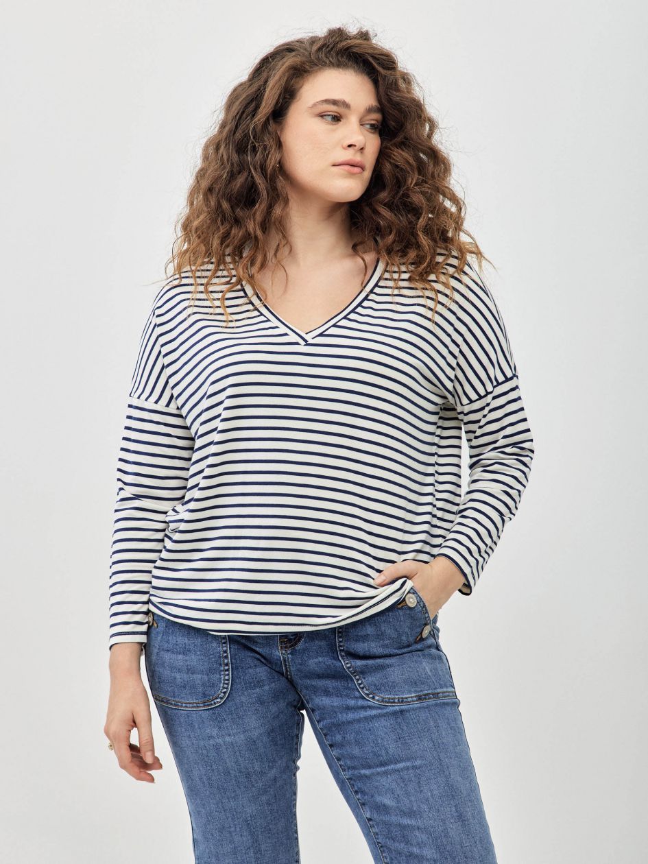 חולצה וי פסים