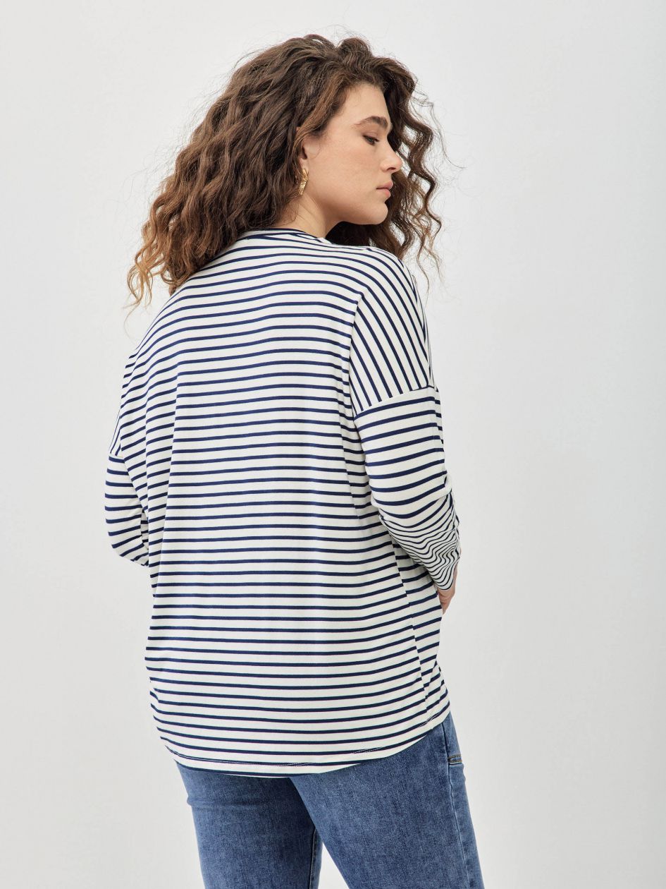 חולצה וי פסים