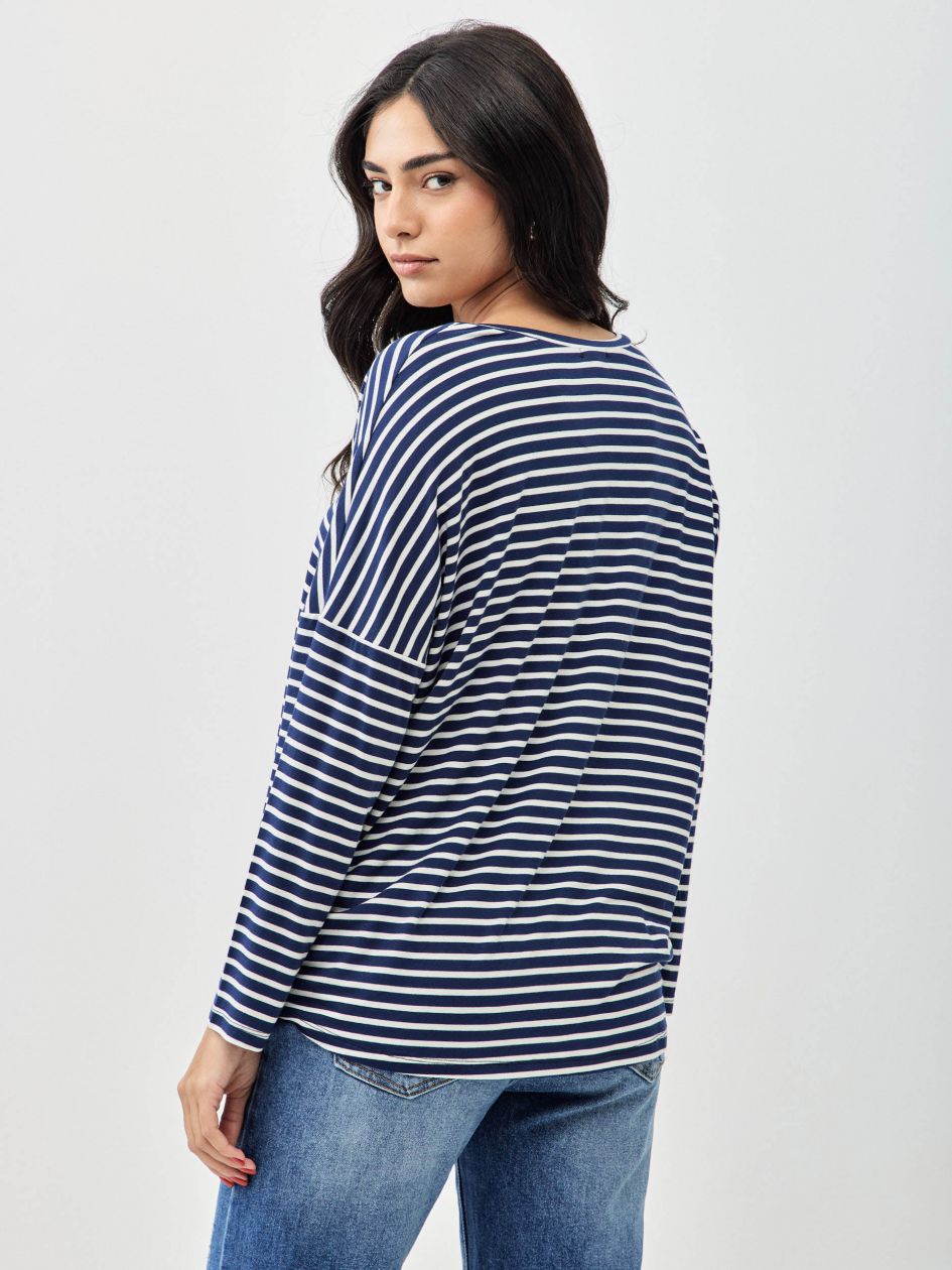 חולצה וי פסים