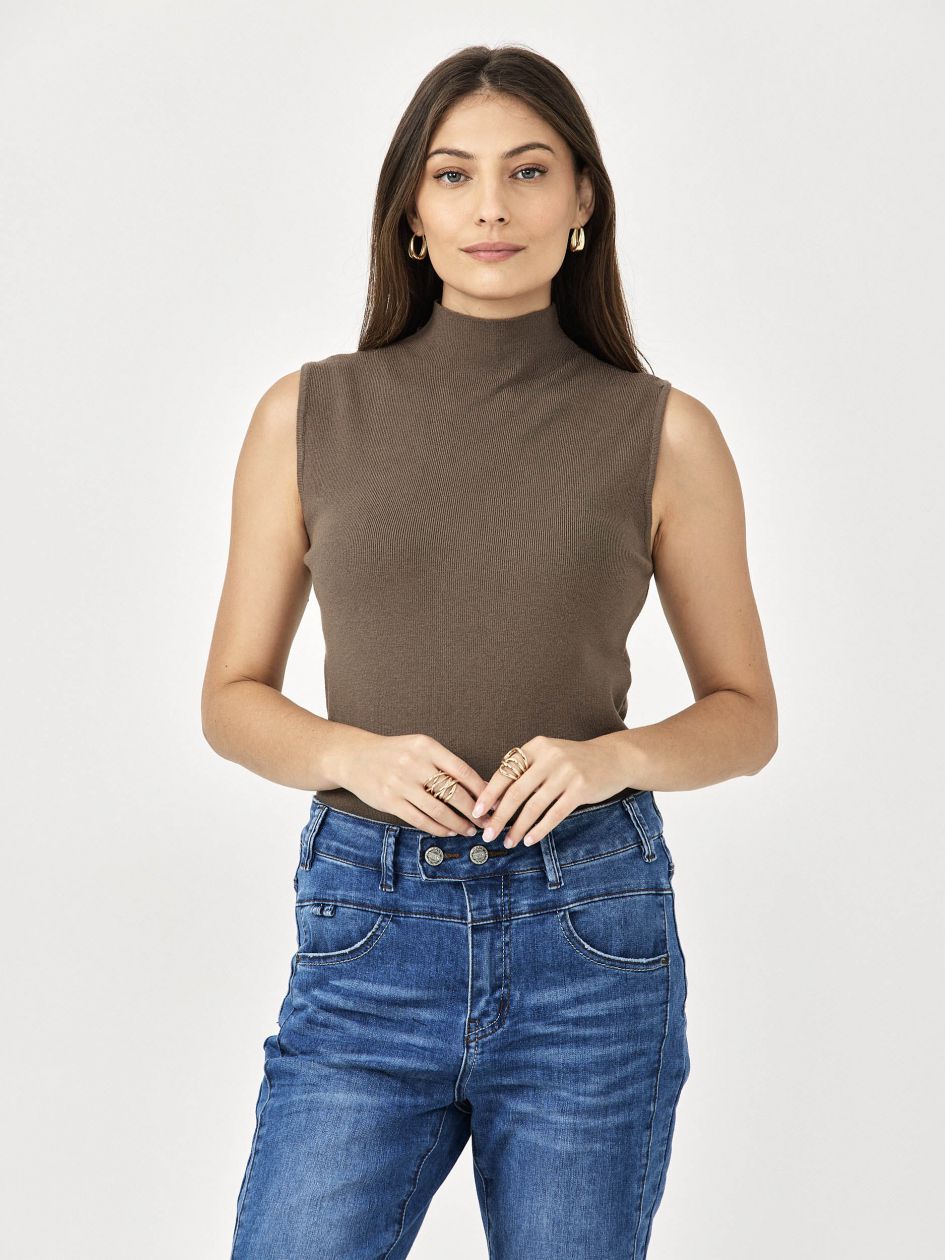 סריג ללא שרוול חצי גולף