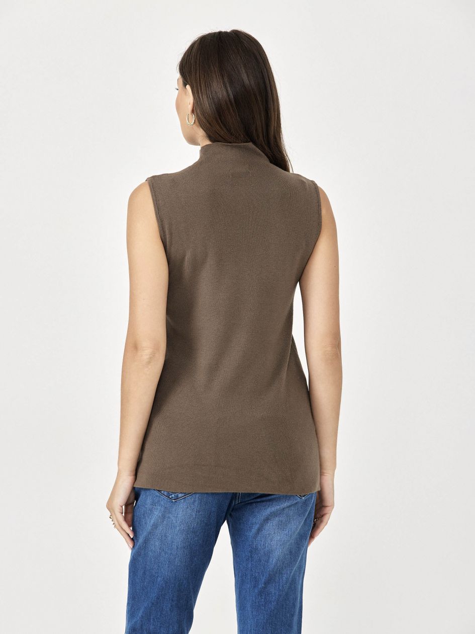 סריג ללא שרוול חצי גולף