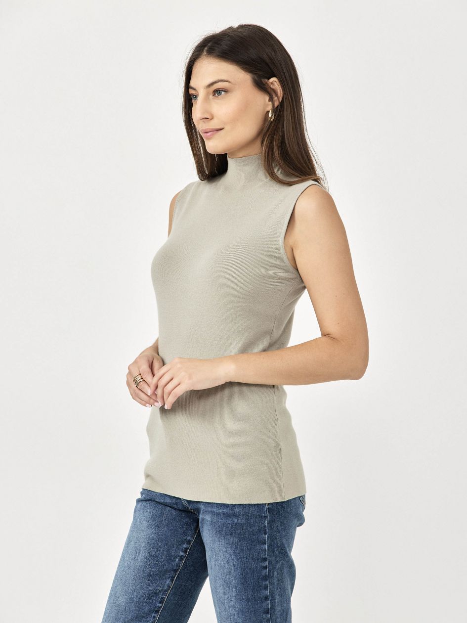 סריג ללא שרוול חצי גולף