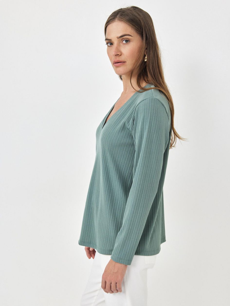 חולצה סריג וי