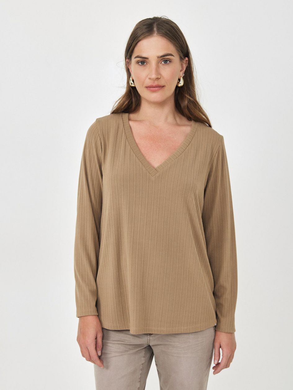 חולצה סריג וי