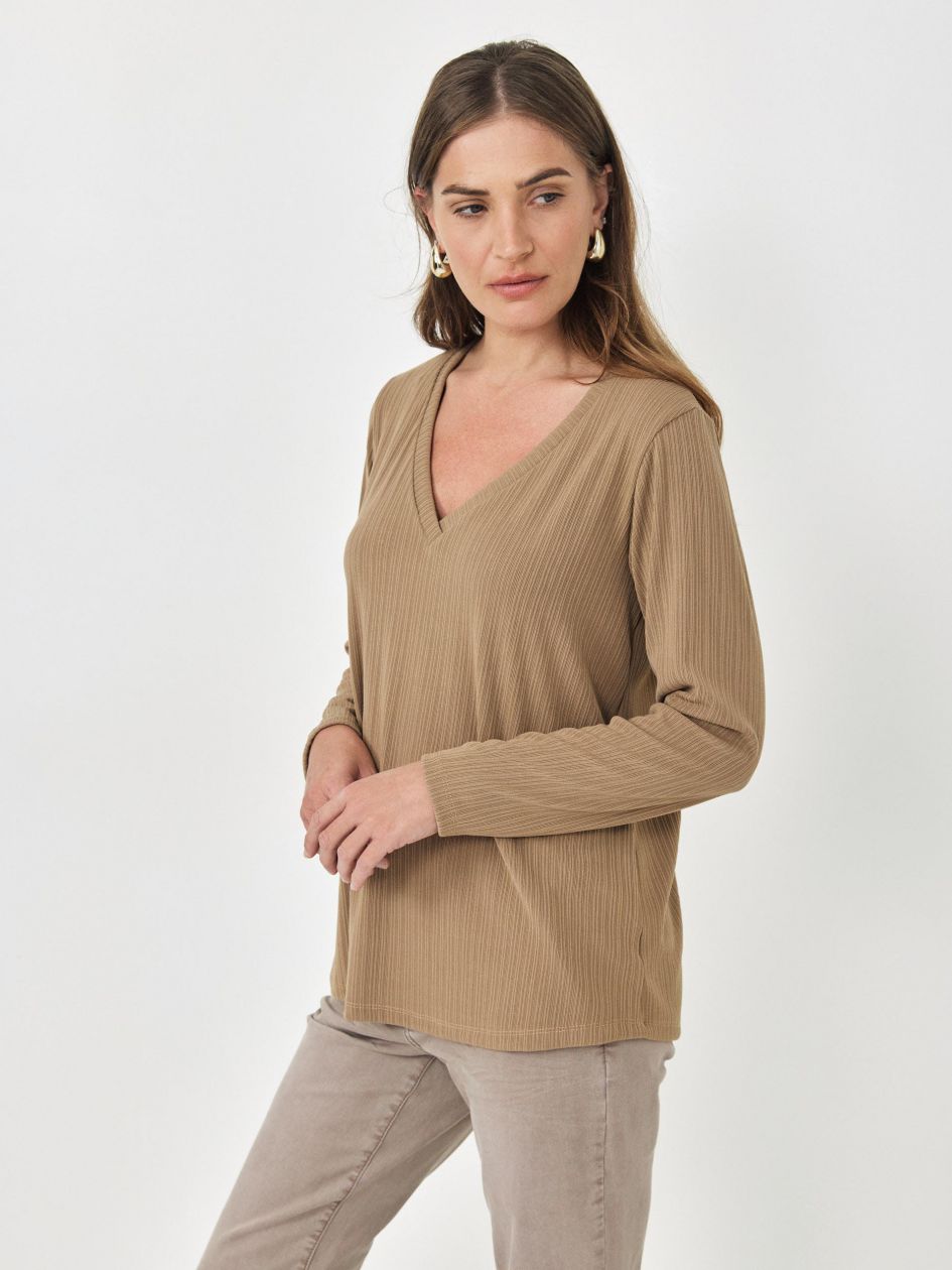 חולצה סריג וי