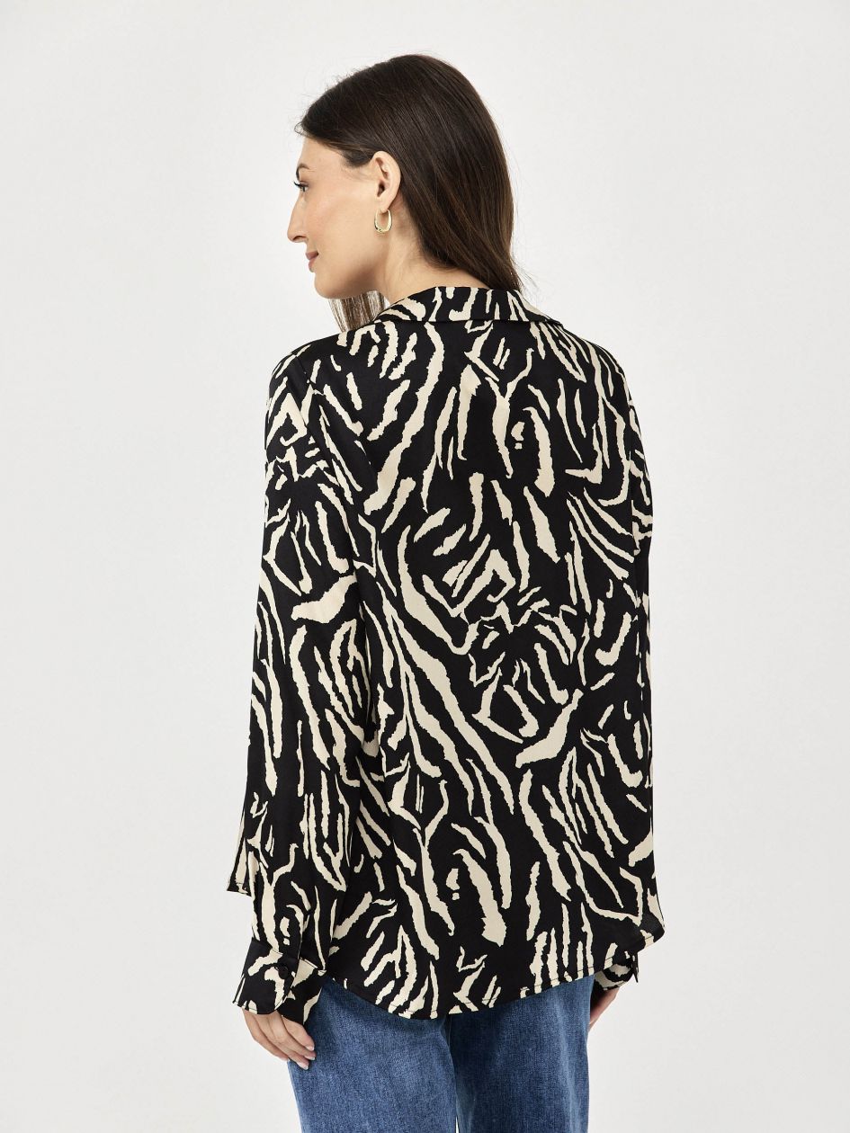 חולצה סאטן מודפס