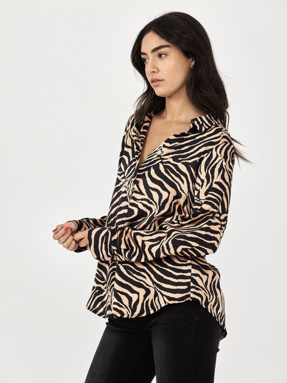 חולצה סאטן מודפס