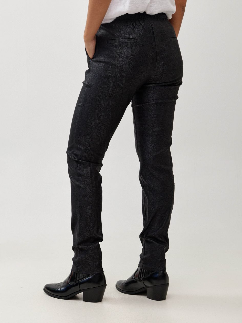 מכנסיים בנגלין