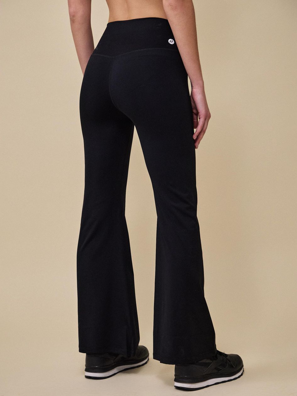 טייטס מתרחב