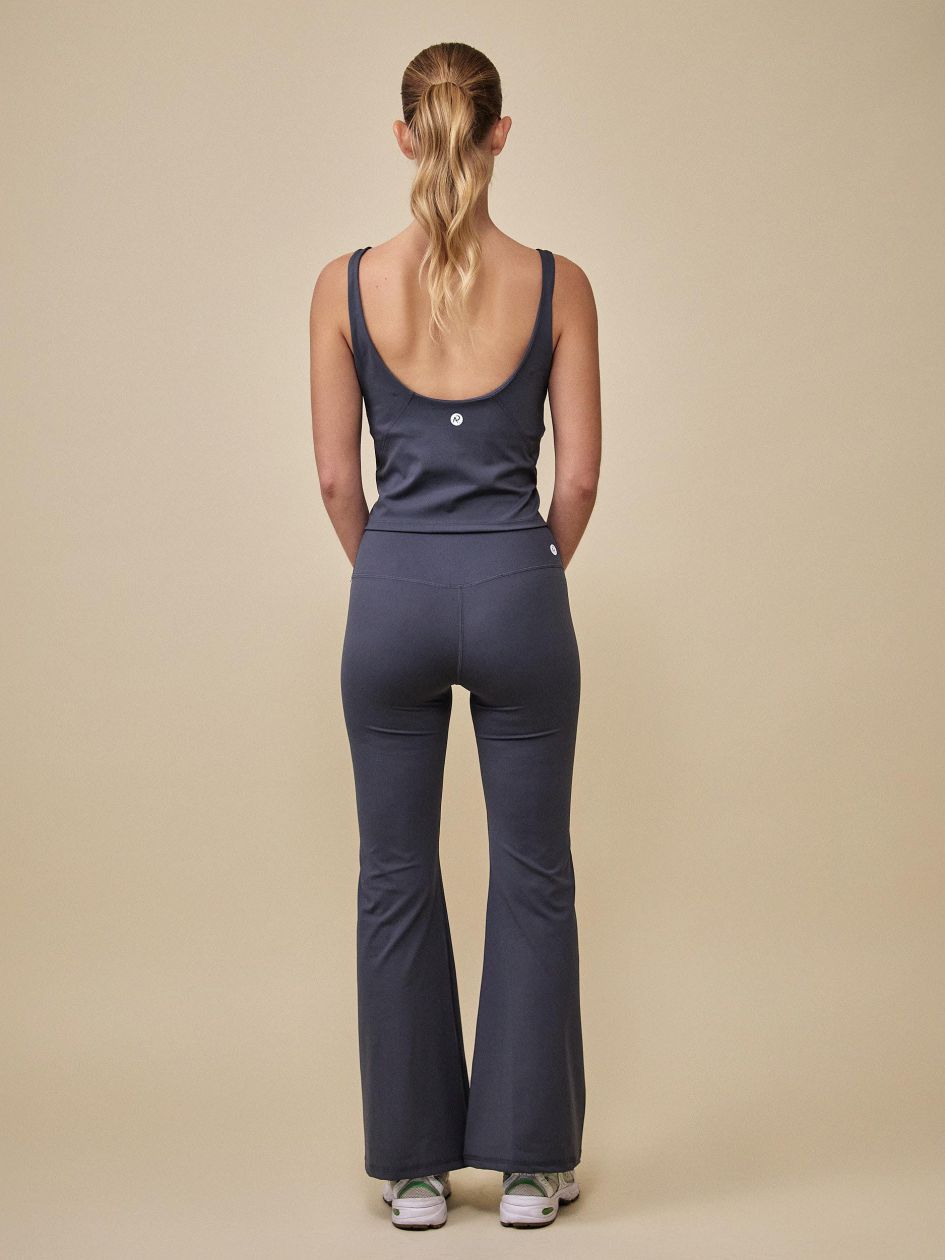 טייטס מתרחב