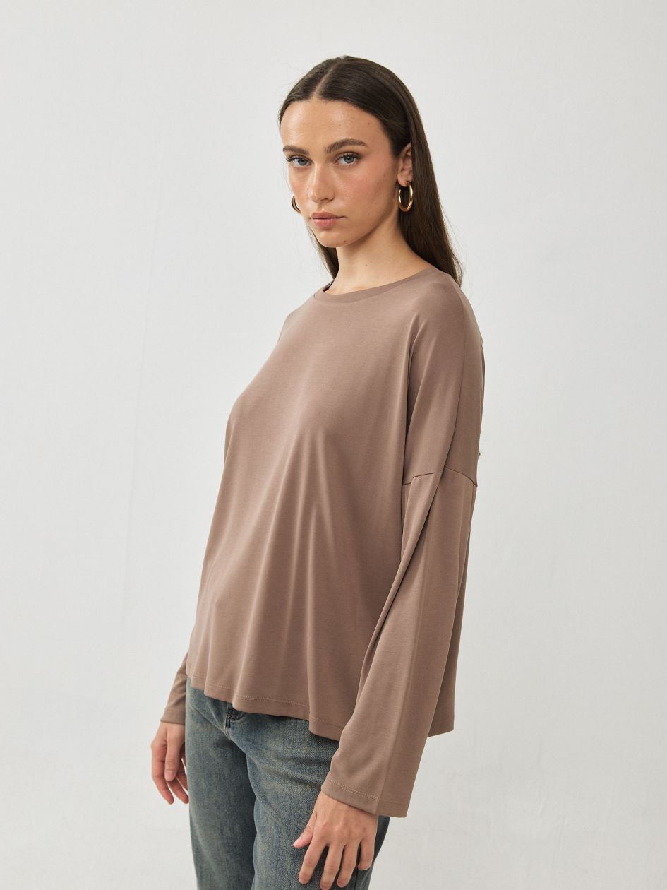 חולצה ריב מודל