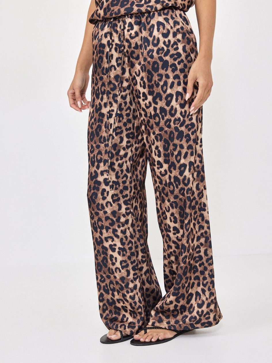 מכנסיים סאטן מנומר