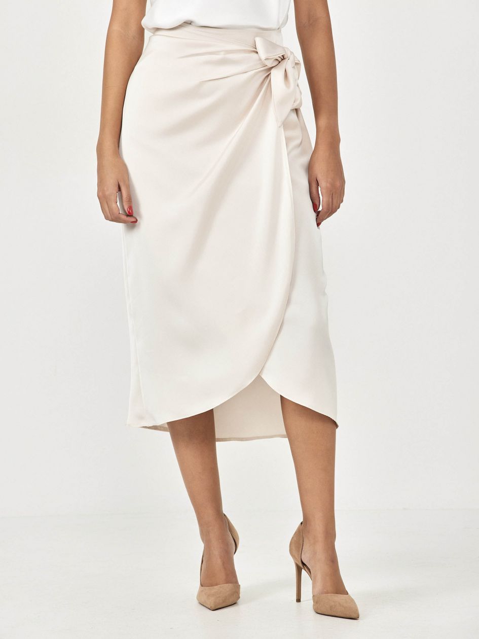 חצאית סאטן קשירה