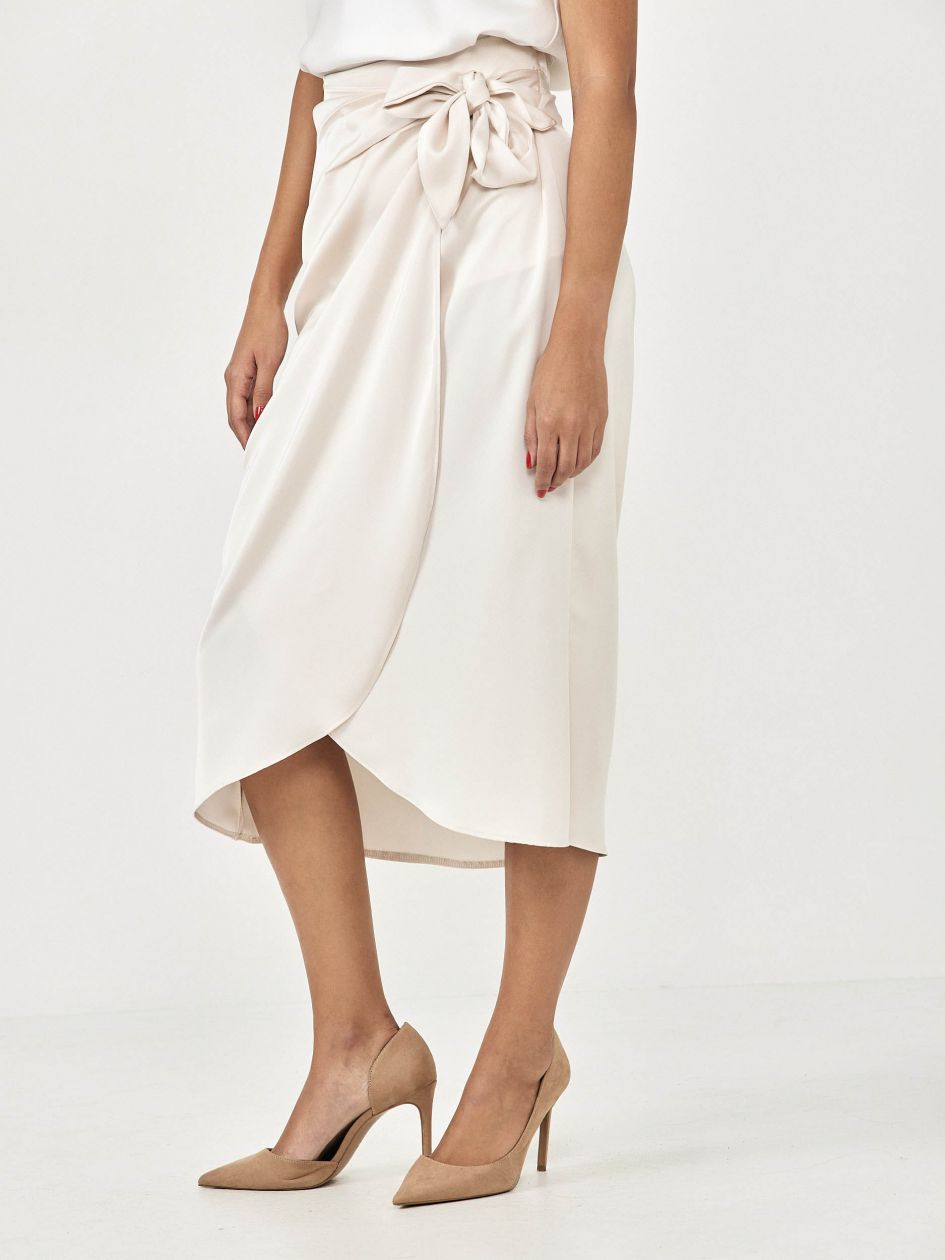 חצאית סאטן קשירה