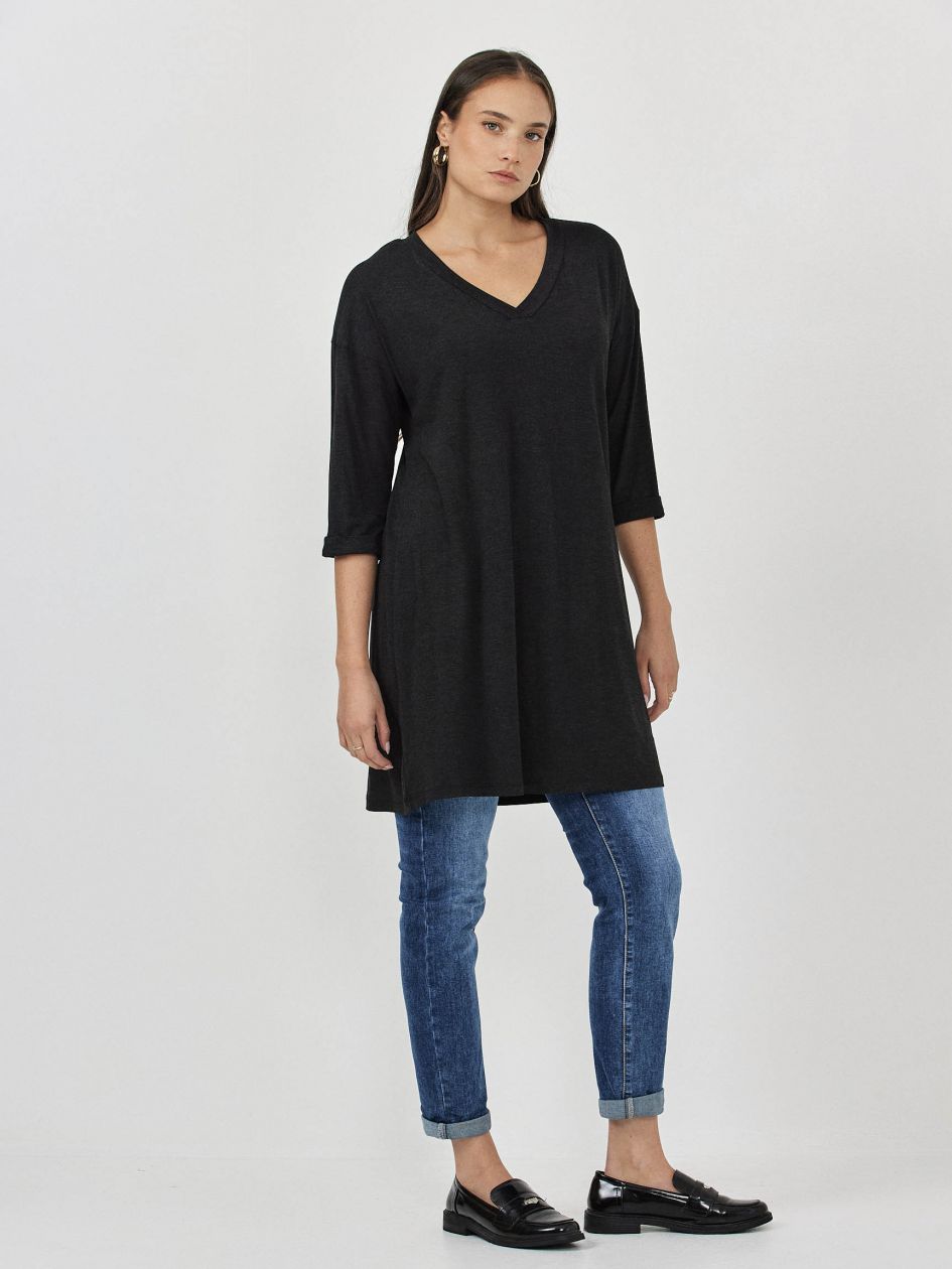 חולצת טוניקה וי