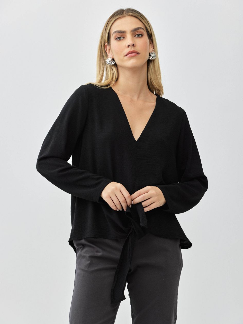 חולצה וי קשירה