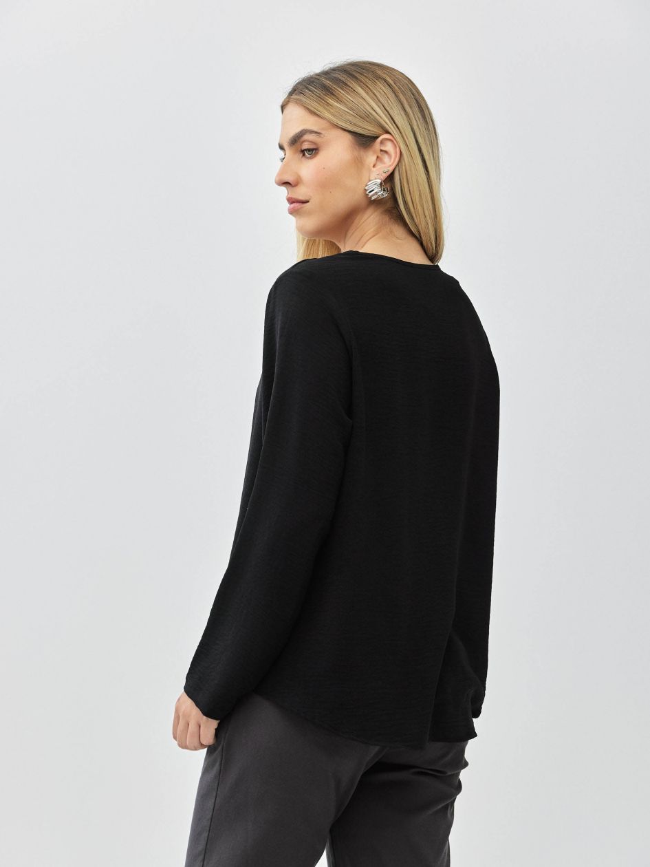 חולצה וי קשירה