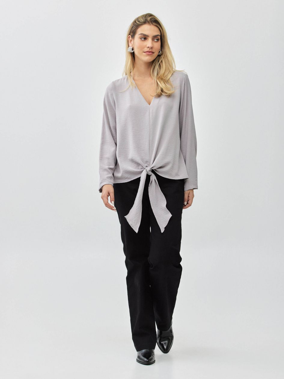 חולצה וי קשירה