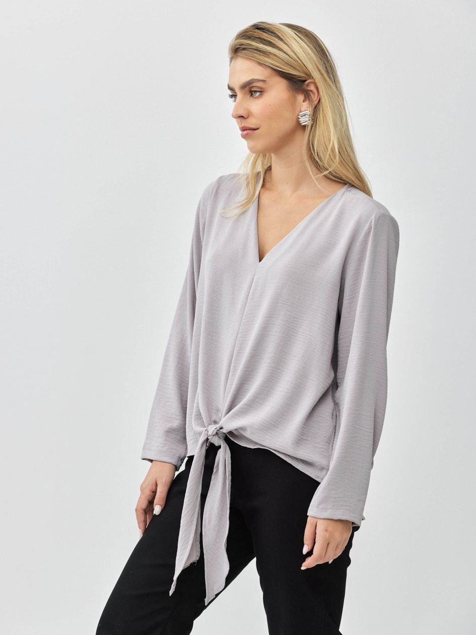 חולצה וי קשירה