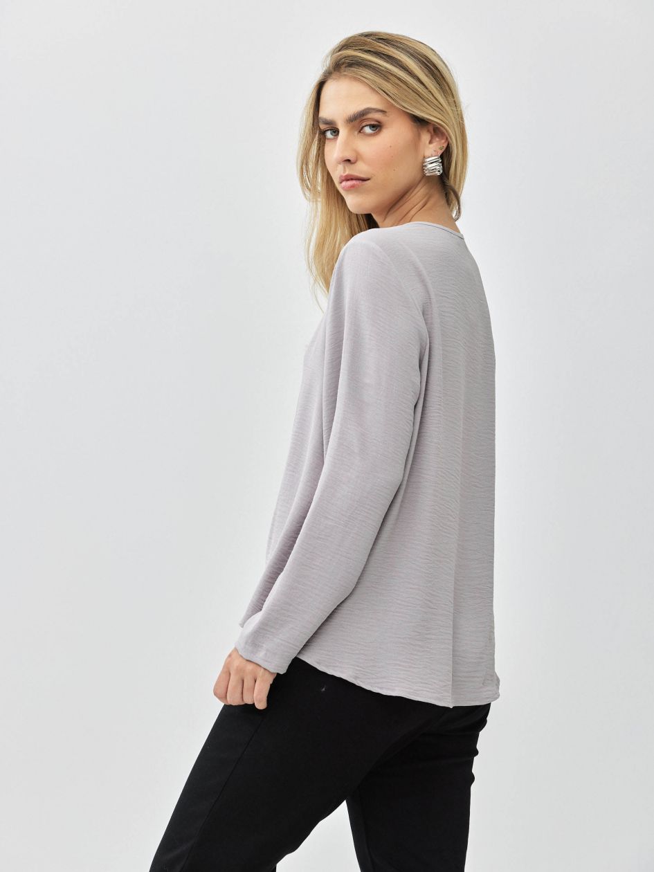 חולצה וי קשירה