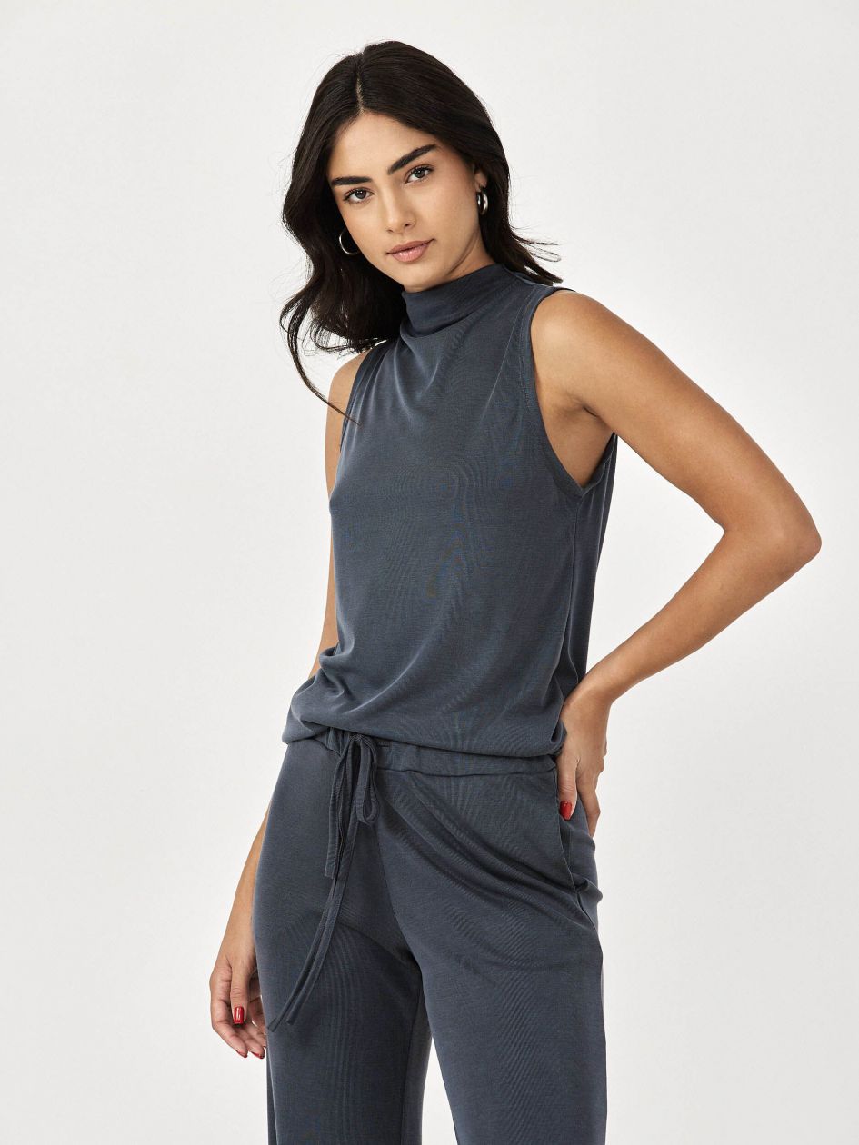 חולצה מודל חצי גולף