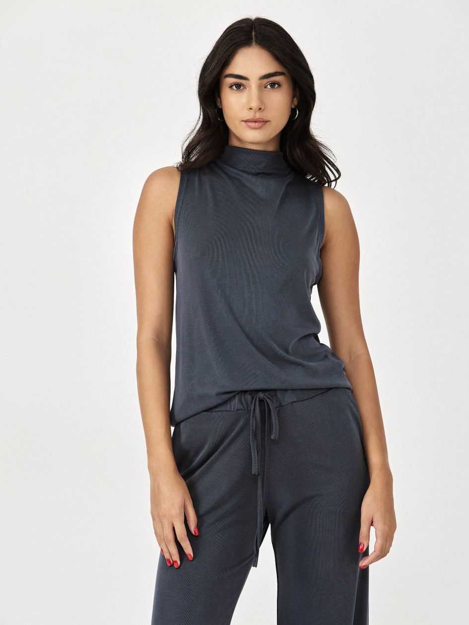 חולצה מודל חצי גולף