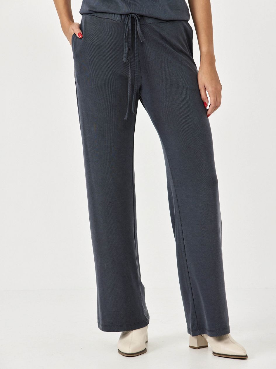 מכנסיים מודל ריב גומי